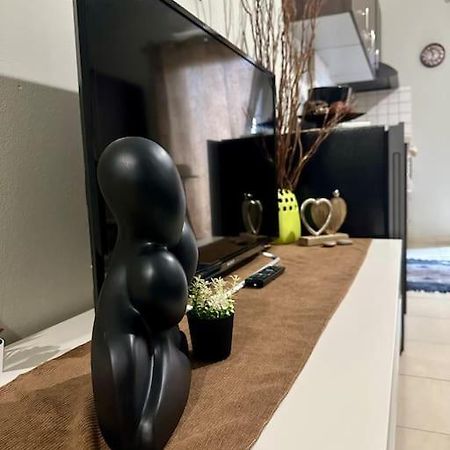Eleni'S Studio Near The Airport イラクリオン エクステリア 写真
